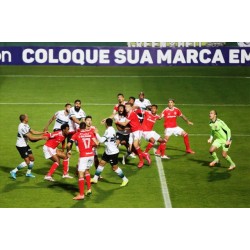 No retorno a Série A, o Coritiba não conseguiu se impor diante do Internacional, no Couto Pereira